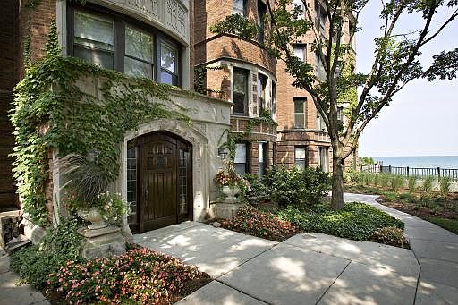 1st image of 1149 W Sherwin Ave APT L-0