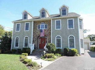 1872 Old Mill Rd, Merrick, NY 11566