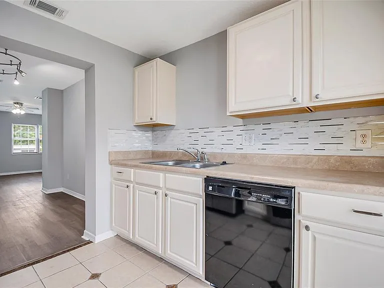 735 Alton Ave — Photo 12