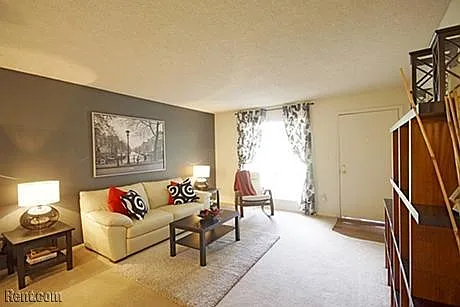 Eastridge Apartments — Photo 33