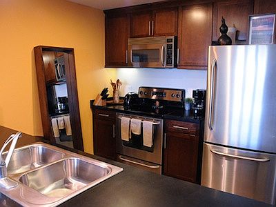 5th image of 201 W Broadway APT 414