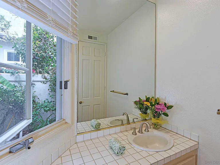 3120 Almahurst Row — Photo 17