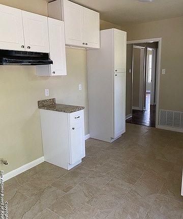 4th image of 2626 Monticello Ct