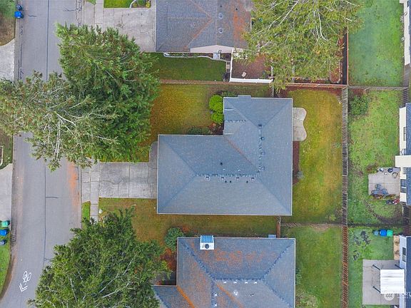 2nd image of 4810 28th Avenue SE
