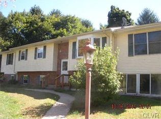 1607 Weavers Ln, Hellertown, PA 18055