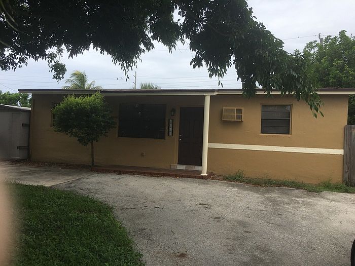 1st image of 4140 NW 11th Ave