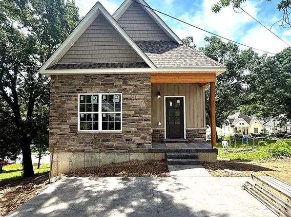 621 McKissock St, De Soto, MO 63020