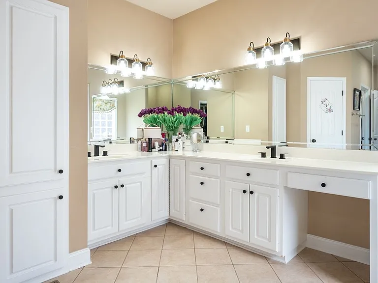111 Roundstone Dr — Photo 8