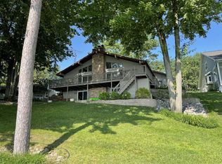 4946 Prince Ct, Gladwin, MI 48624