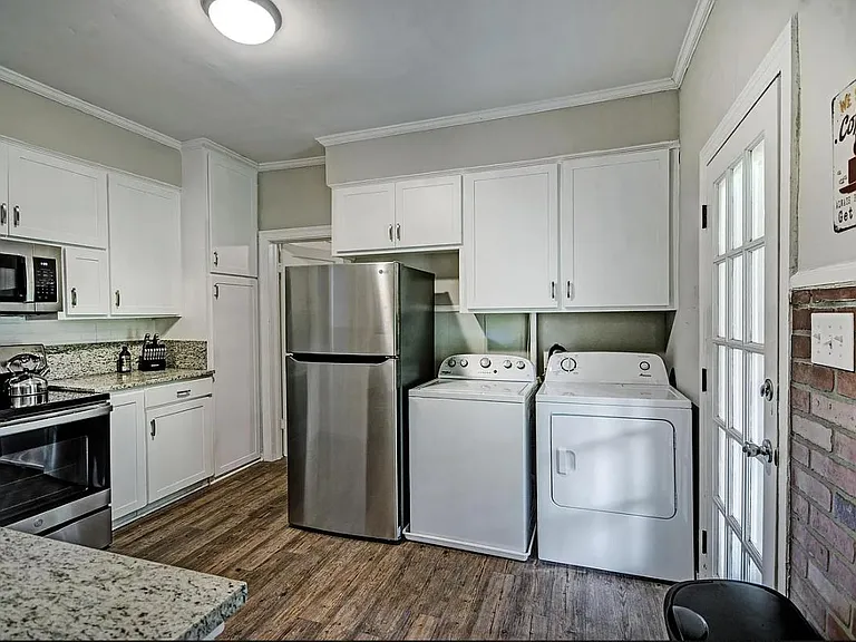 1124 Martingale Rd — Photo 25