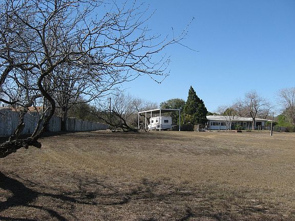3rd image of 106 Aspen Ln