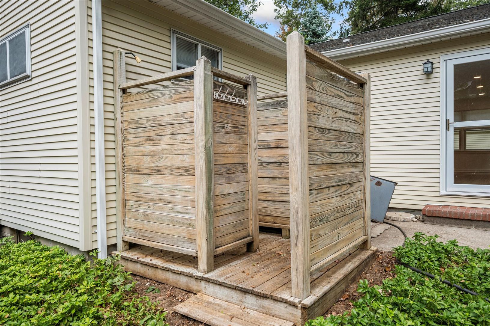  Outdoor Shower