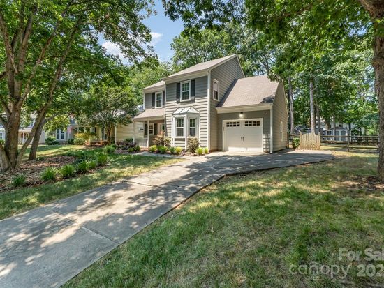 3106 Windstream Ct, Charlotte, NC 28210