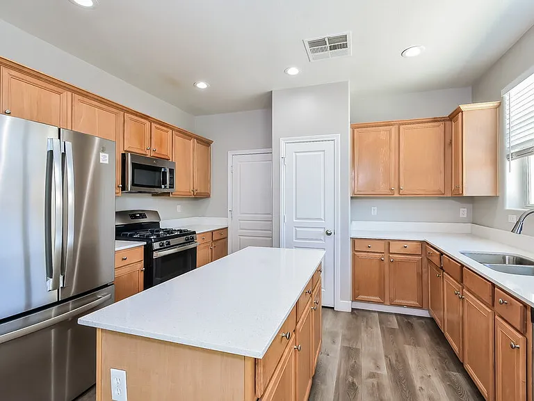 8775 Parsons Ridge Ave — Photo 7