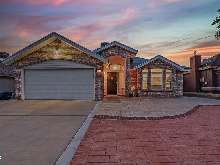 7453 Plaza Taurina Dr — Photo 2