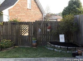 200 Holly Hills Dr, Fairdale, KY 40118