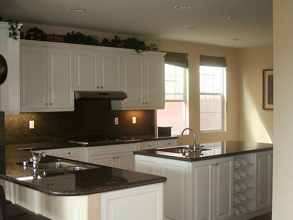 Gourmet Kitchen with Granite Countertops