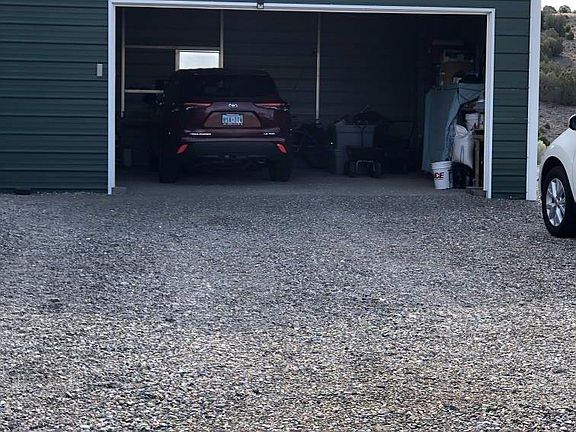4th image of 20 Canyon St
