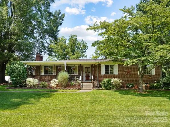 1104 Pump Station Rd, Kannapolis, NC 28081