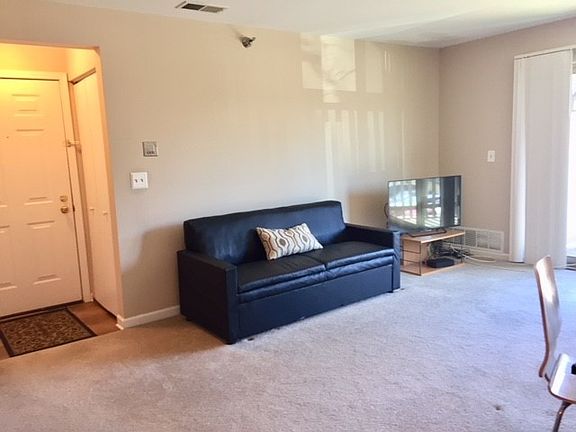 4th image of 202 Glengarry Dr #5-205