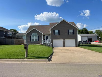 726 NE Monhollon Dr, Topeka, KS, 66617