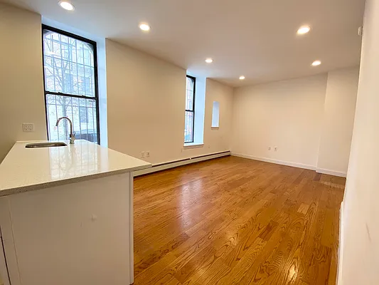 Rented by EastMount Realty LLC | media 3