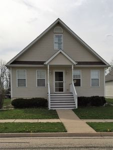 302 S 8th St, Kirkland, IL, 60146