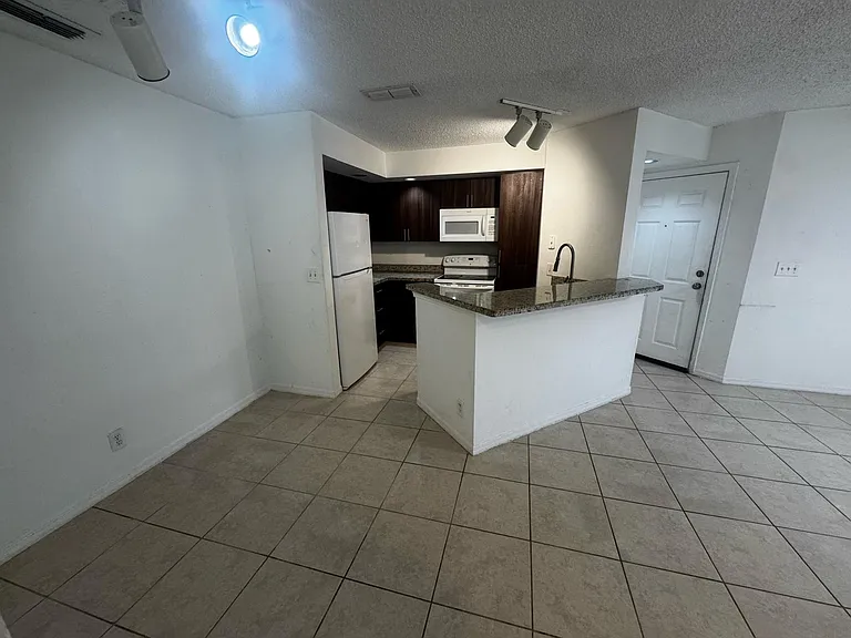 3370 Pinewalk Dr N #1213-1 — Photo 2