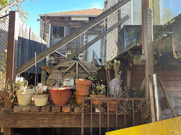 5th image of 3039 Magnolia Street