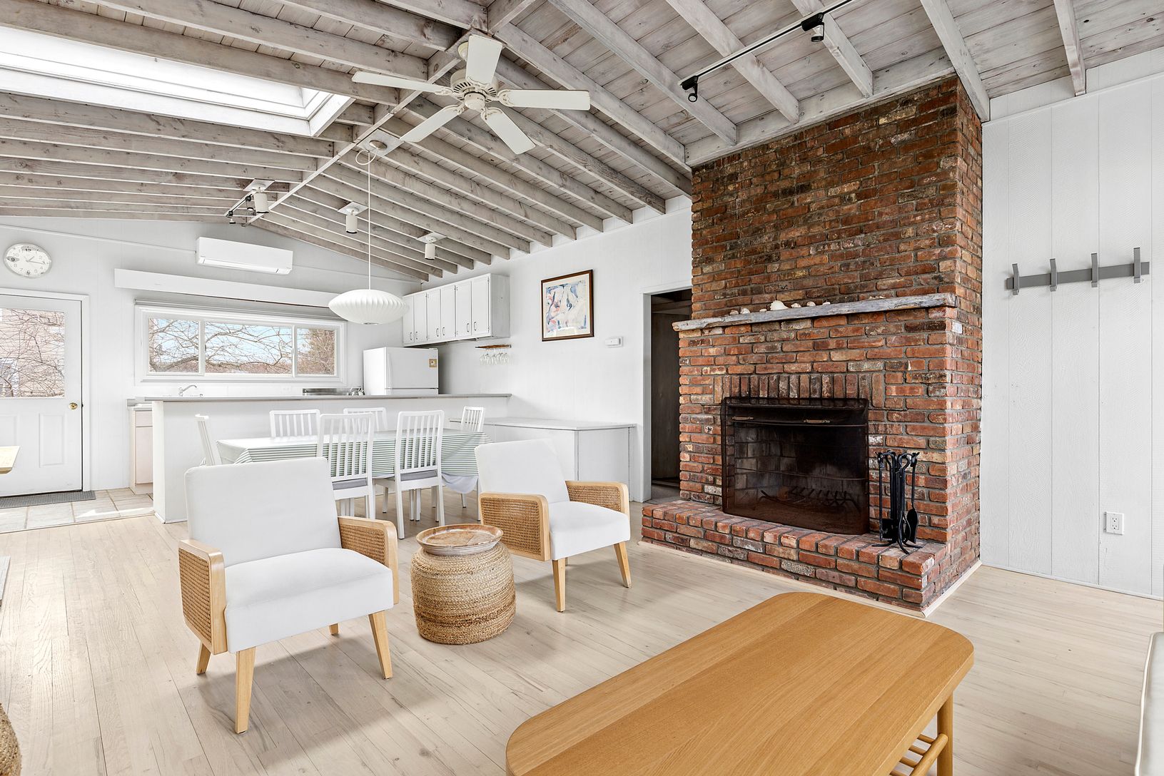  Living and fireplace