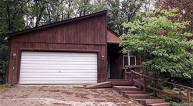 3rd image of 361 N Ortonville Rd