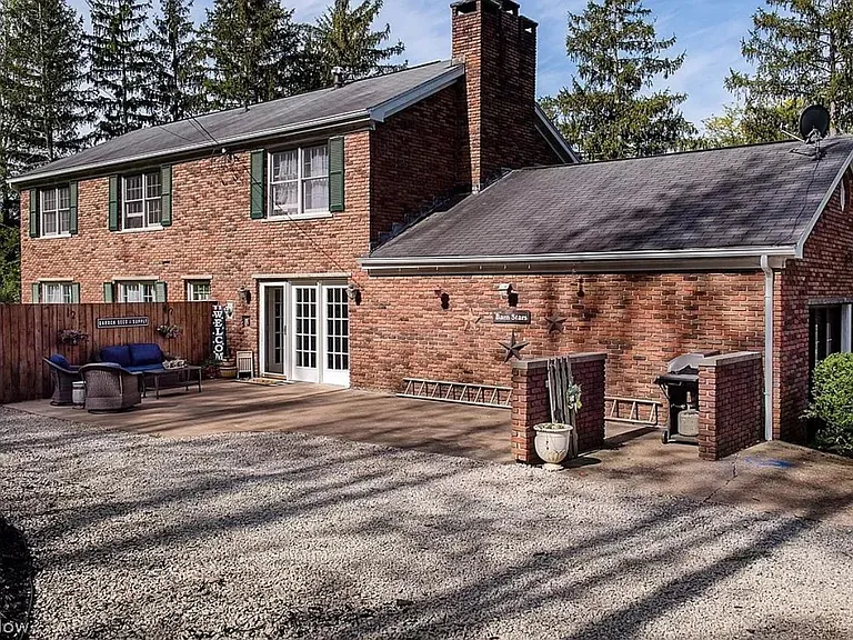 100 Wildwood Dr — Photo 2