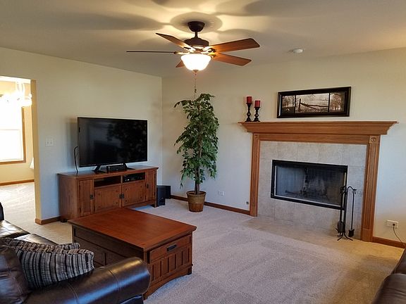 5th image of 150 Clover Chase Cir