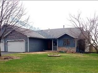 15721 Maple Island Ct, Burnsville, MN 55306
