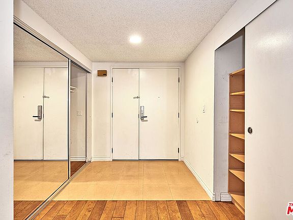 3rd image of 727 S Ardmore Ave APT 504