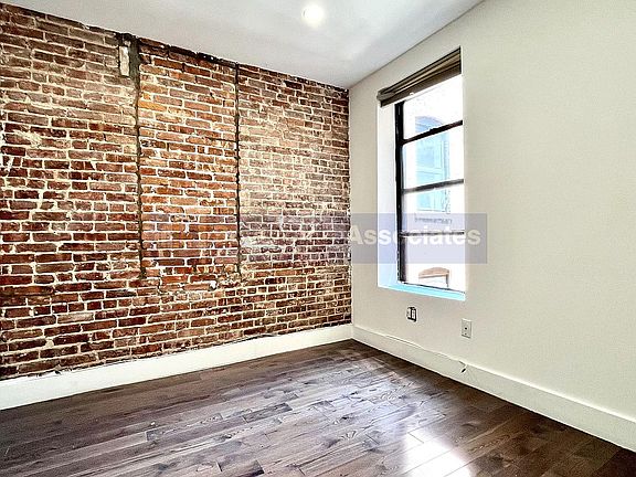 5th image of 4 Saint Nicholas Ter APT 9
