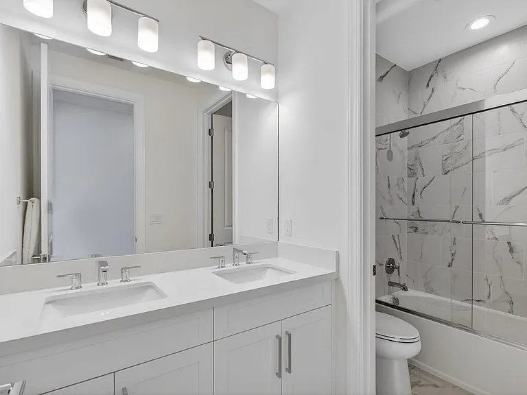 9249 Crestview Cir — Photo 34