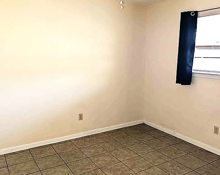 101 N 3rd St #11 — Photo 5