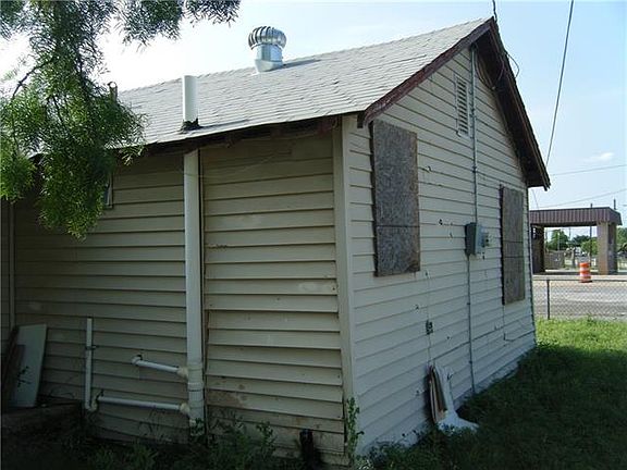 4th image of 2029 Ambler Ave