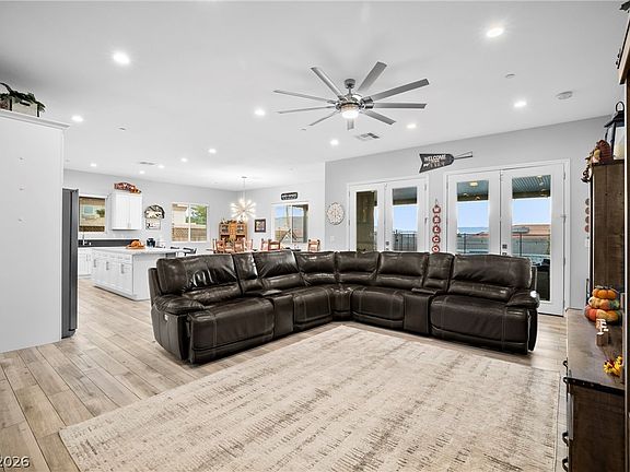 5th image of 432 N Racetrack Rd