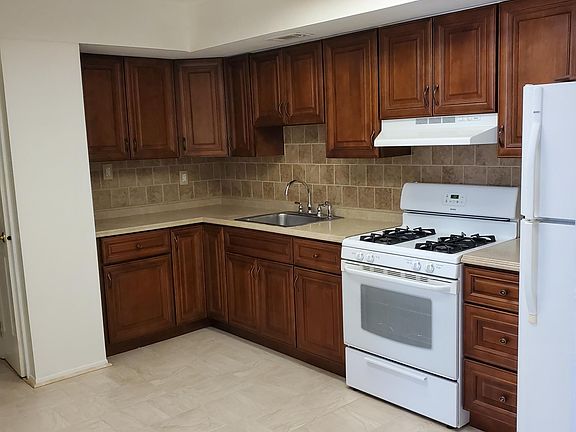 2nd image of 34 Evan Pl #1A