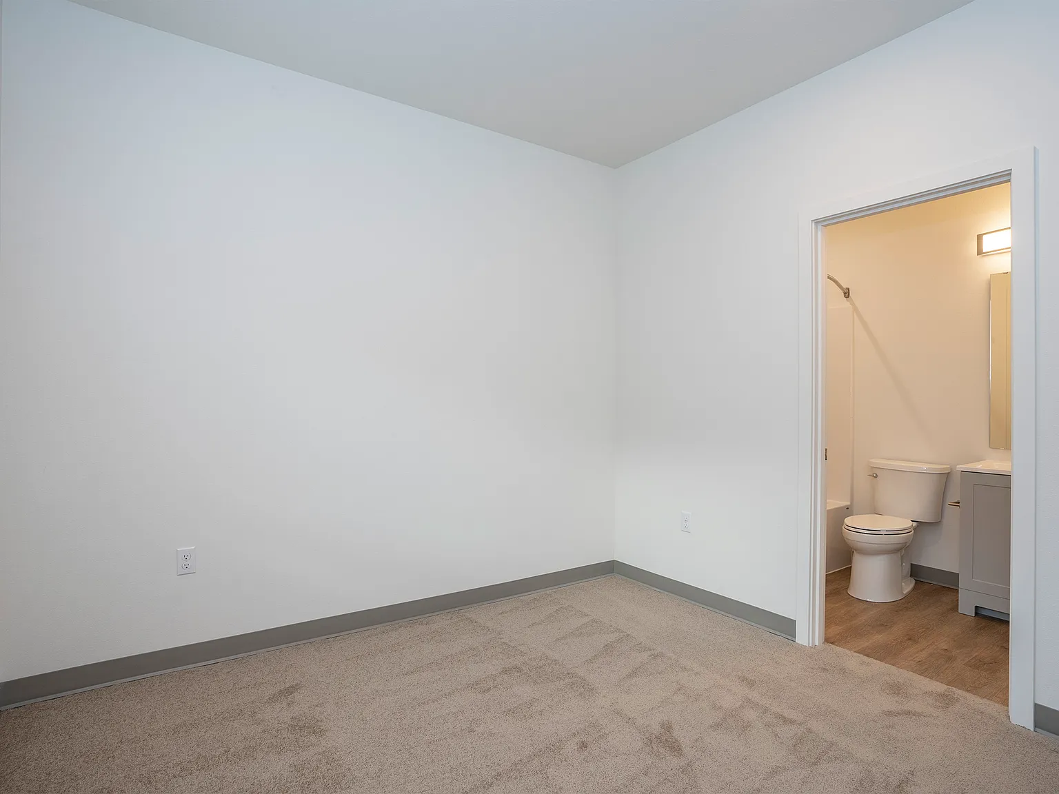2 bed, 2.5 bath, 1728 sqft, $2,895 — Photo 3