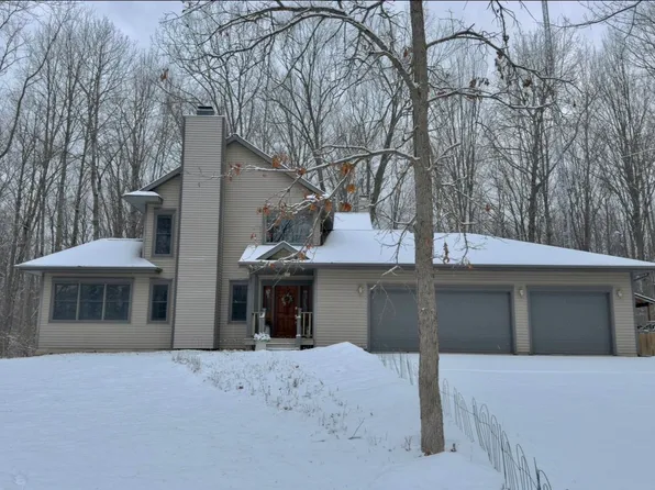 4455 N Ehlers Rd, Midland, MI 48642