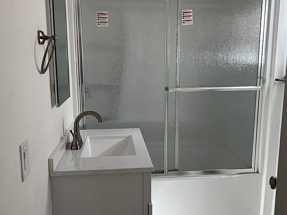 5th image of 5614 Troost Ave #1
