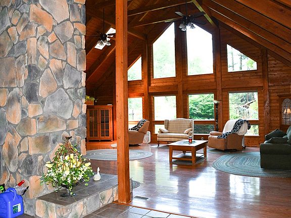 5th image of 1087 Greenhouse Cir
