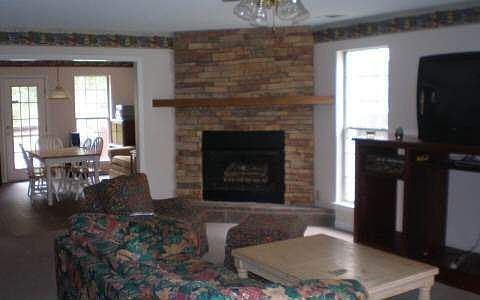 2nd image of 115 Scenic Ct NW