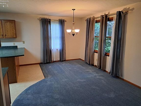 4th image of 22 Sun Valley Dr