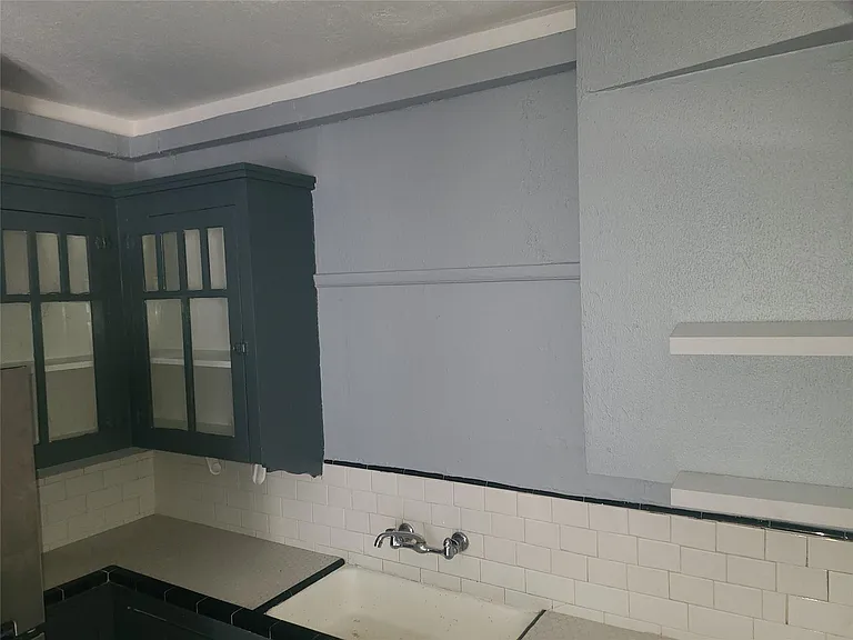 4414 Woodside St #10 — Photo 7