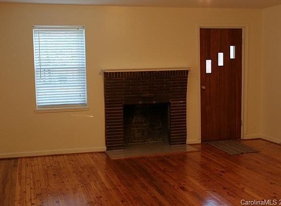 5th image of 119 Brown St