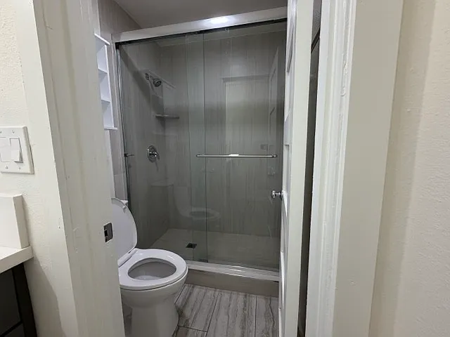 Upgraded Orange 1 Bedrooms — Photo 18